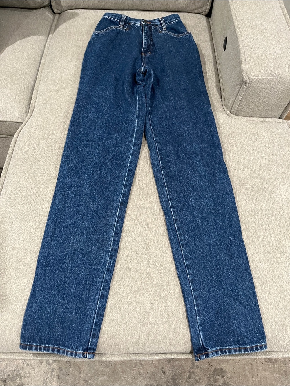 Thoroughbred Vintage Women's Straight Leg High-Rise Jeans in Dark Blue Size 9